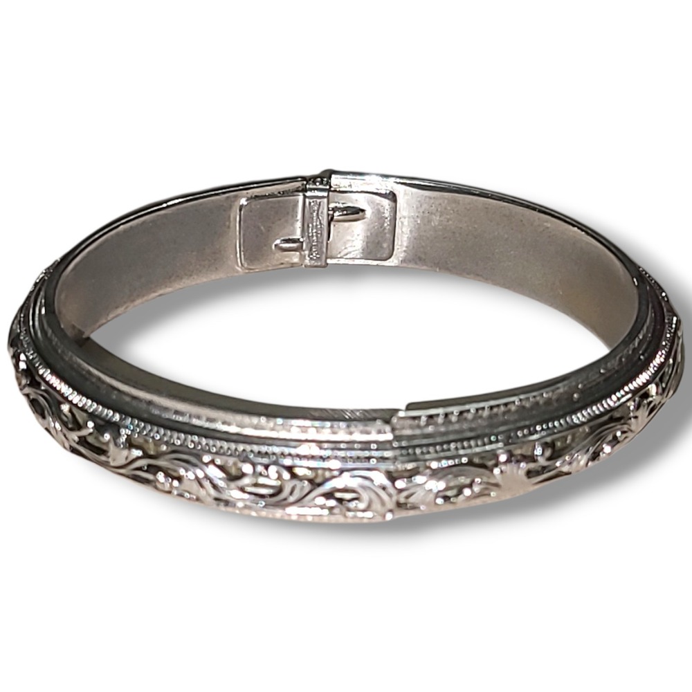 Vintage Whiting & Davis Silver Tone Ornate Repousse Floral Clamper Bracelet 7"